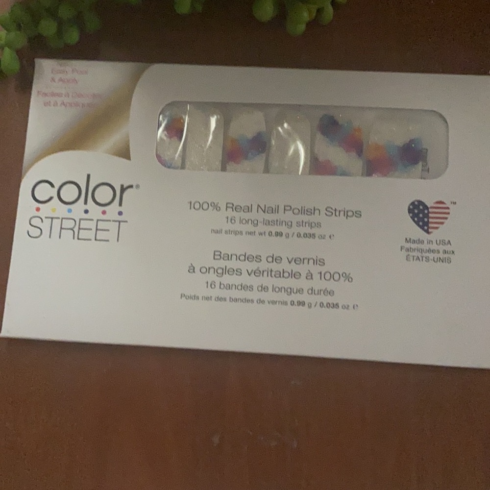 Color street - Picture 4 of 4